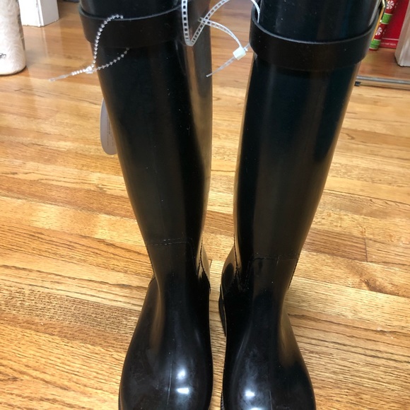Brand new Dav Weatherproof Luxury Boots -  size 6